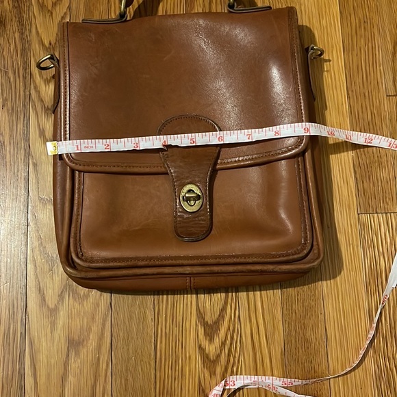 COACH Vintage 90s USA Station Slim Classic British Tan Cognac Leather Messenger - Picture 3 of 16